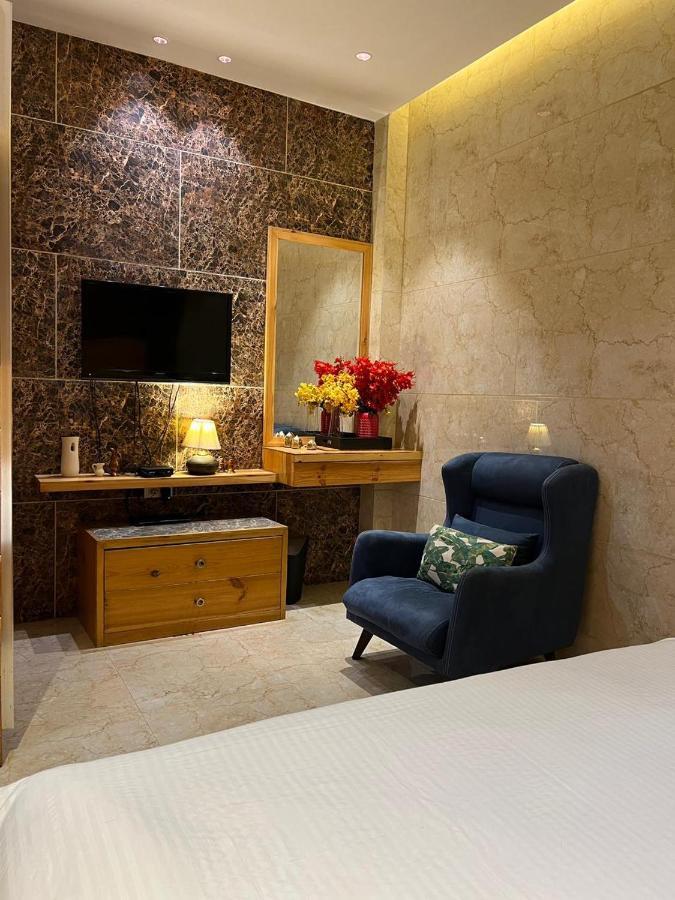 Divine Studios Rajouri Garden Neu-Delhi Exterior foto