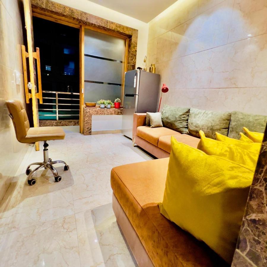 Divine Studios Rajouri Garden Neu-Delhi Exterior foto